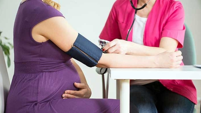 أعراض ارتفاع ضغط الدم اثناء الحمل