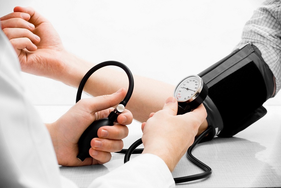 تأثير ارتفاع ضغط الدم في الحمل على صحة الأم والجنين